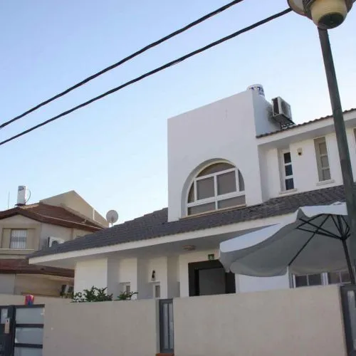 תמונת אווירה של בית ביבוא אישי מסין